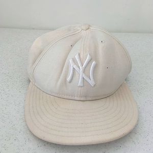 New Era 59Fifty MLB New York Yankees Fitted All White Baseball Hat